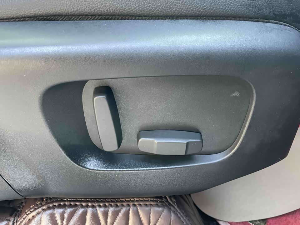 Land Rover Discover sports