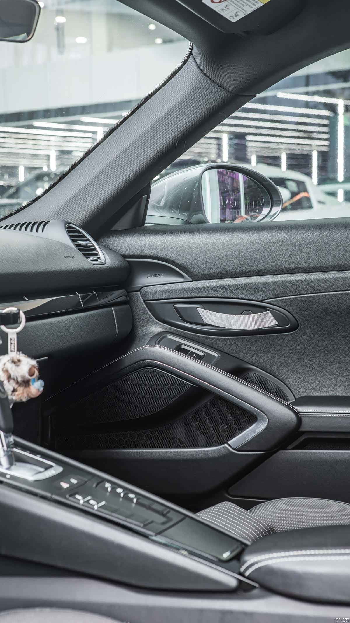 Porsche Cayman, 2021 все фото