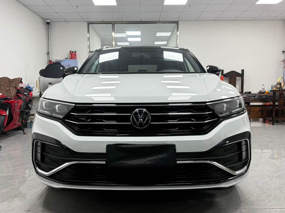 Volkswagen T-ROC exploring Songs