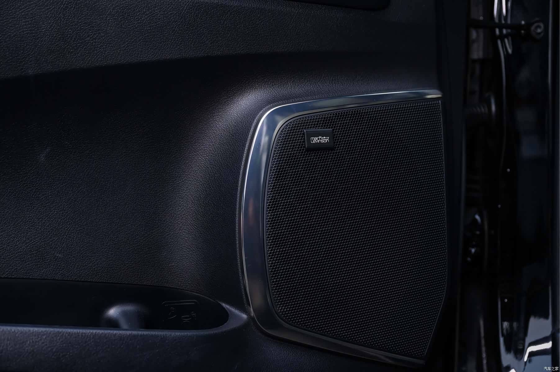 Lexus LM, 2020 13