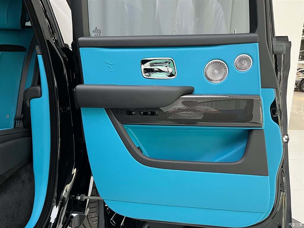 Rolls-Royce Cullinan, 2026 22