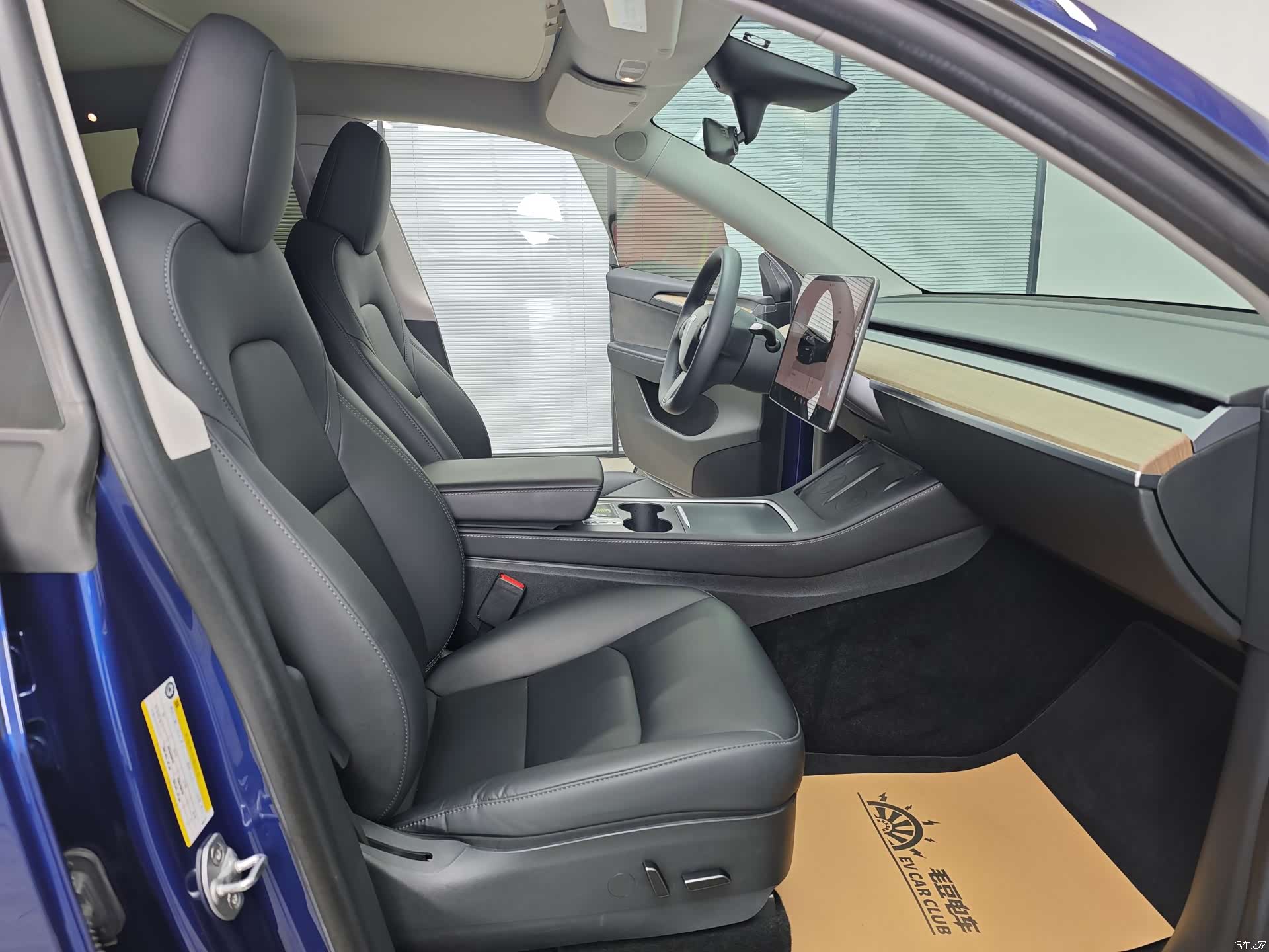 Tesla Model Y, 2022 34