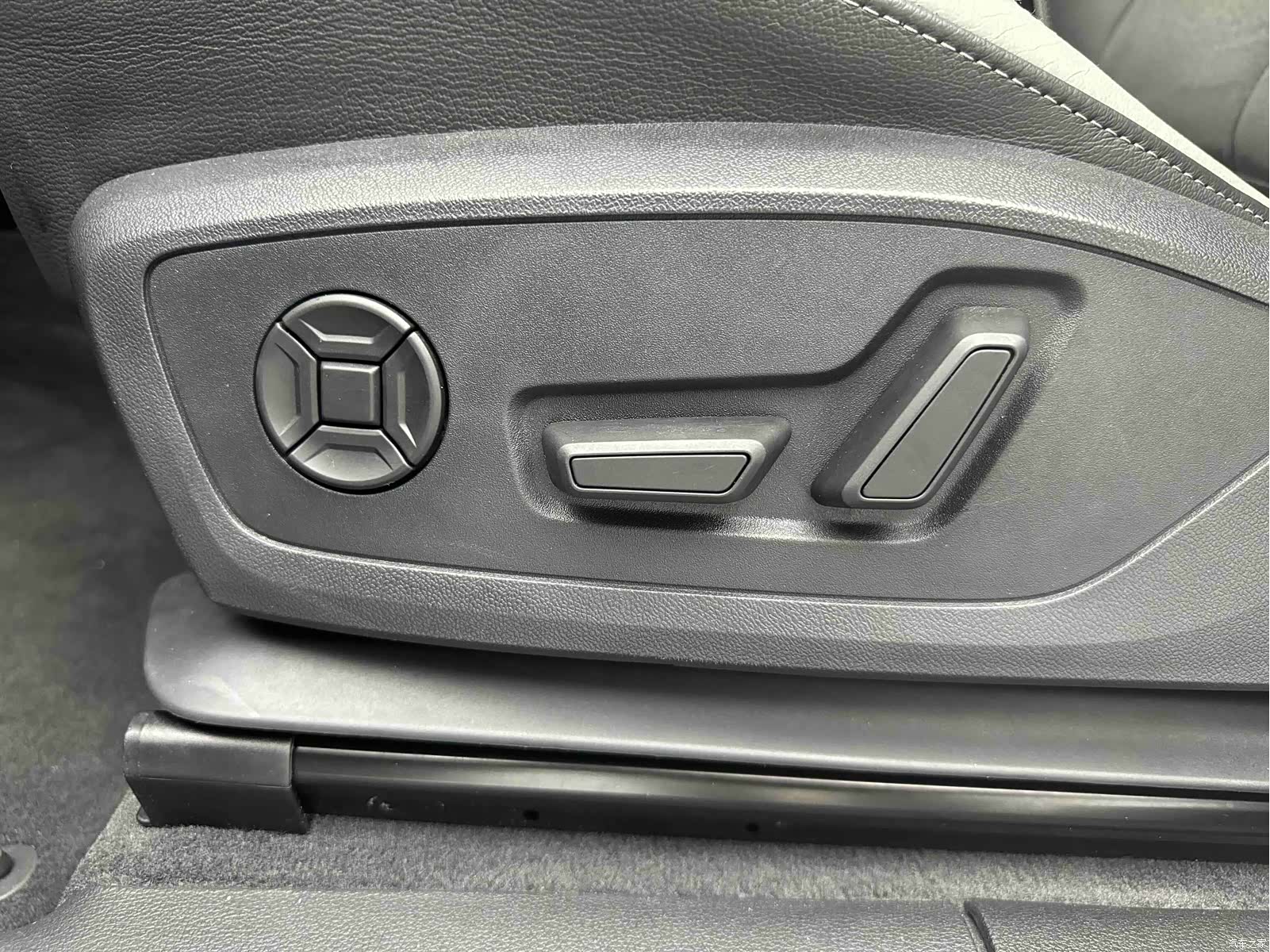 Audi Q3, 2022 11