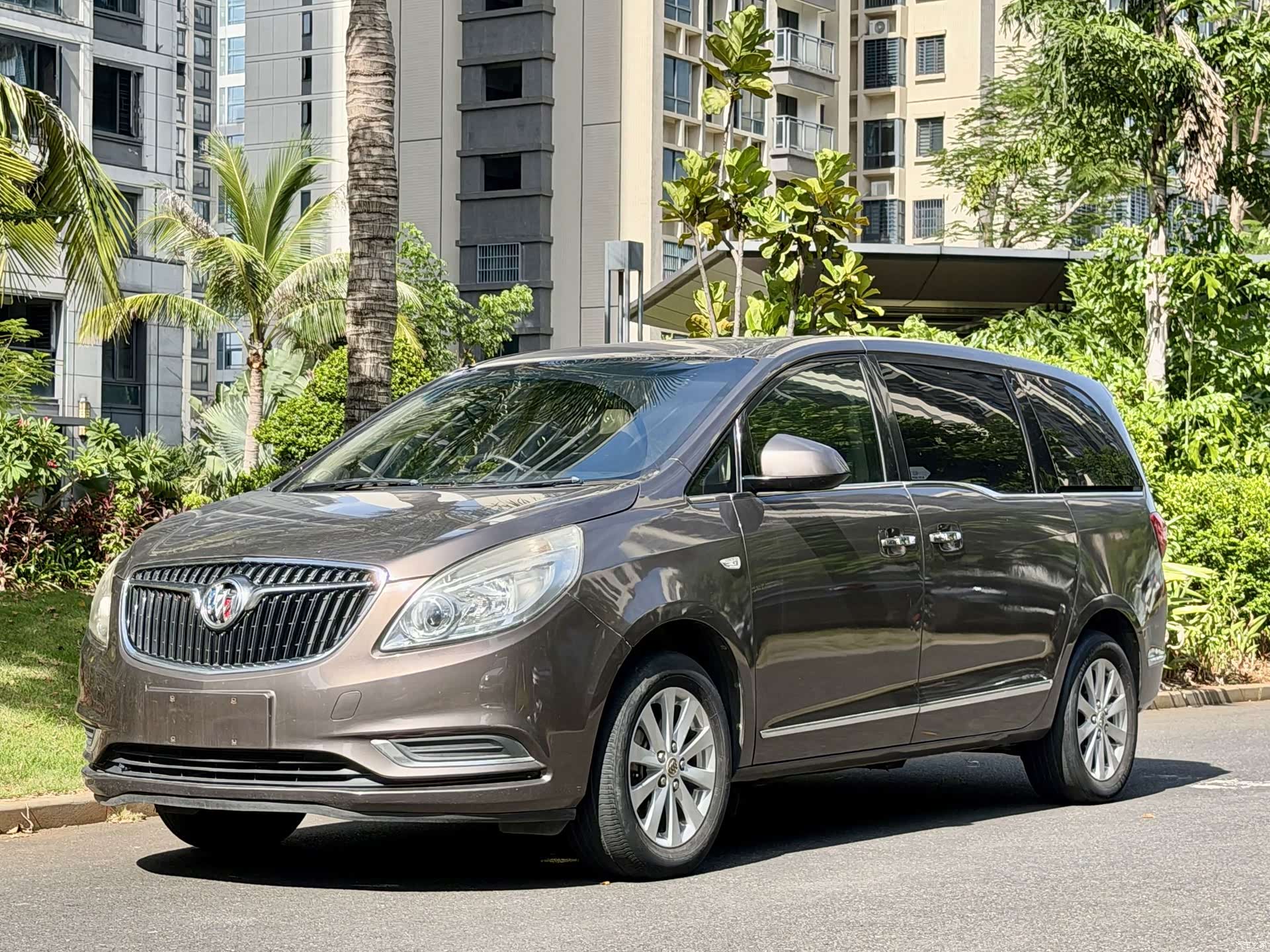 Buick GL8, 2018 1