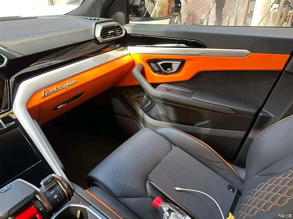 Lamborghini Urus, 2024 8
