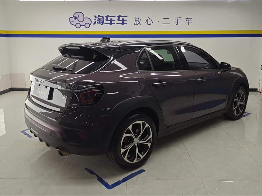 Lynk & Co 02 Lynk & Co 02