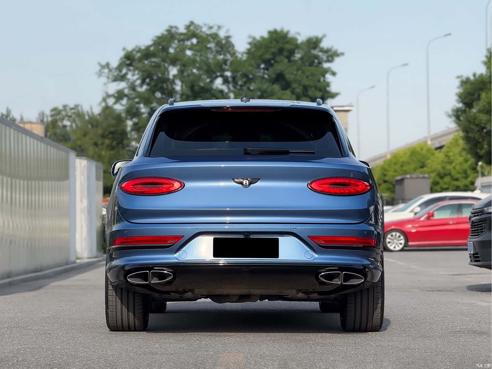 Bentley Bentayga, 2021 21