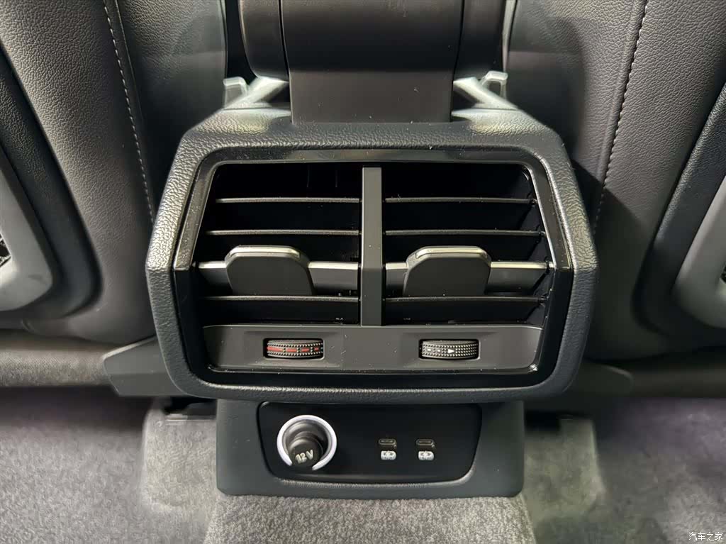 Audi Q3, 2023 19