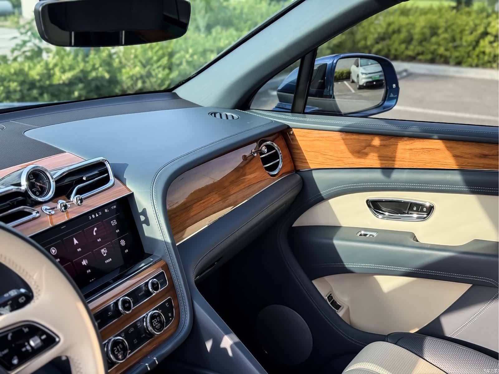 Bentley Bentayga, 2021 17