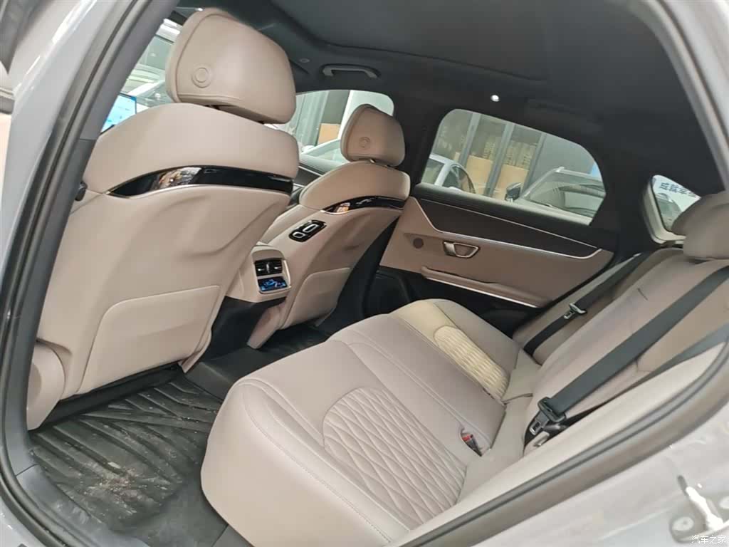 BYD Han, 2025 17