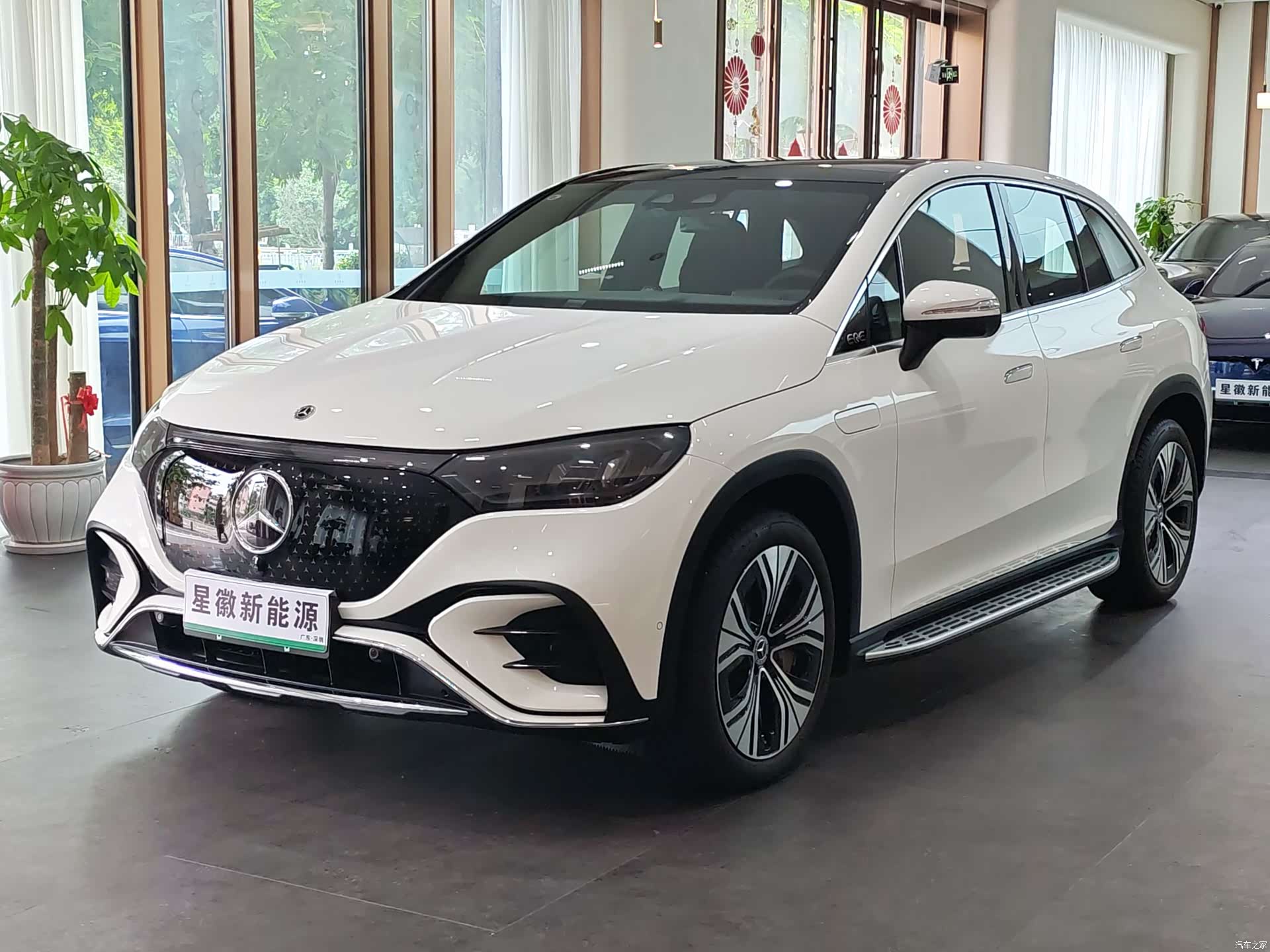 Mercedes-Benz EQE, 2024 1