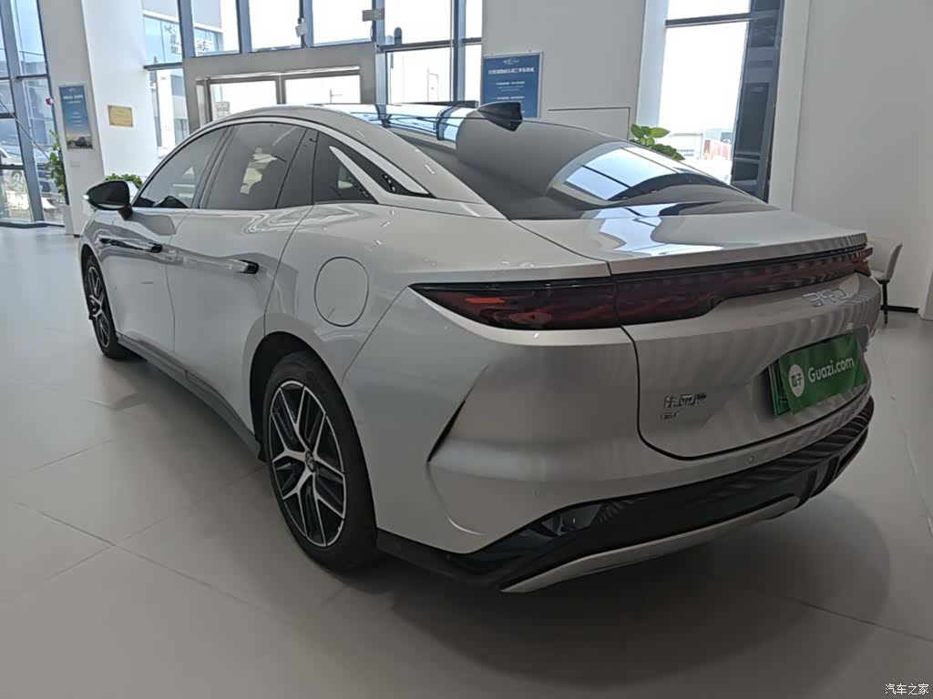 BYD Han, 2025 все фото