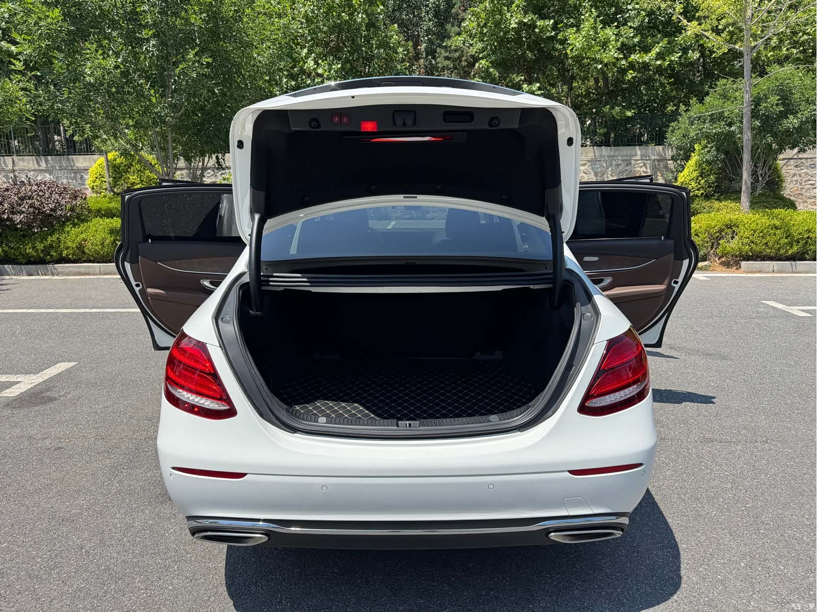 Mercedes-Benz E-Class, 2019 40