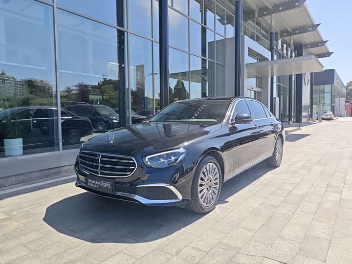 Mercedes-Benz E-Class, 2023 года фото 2
