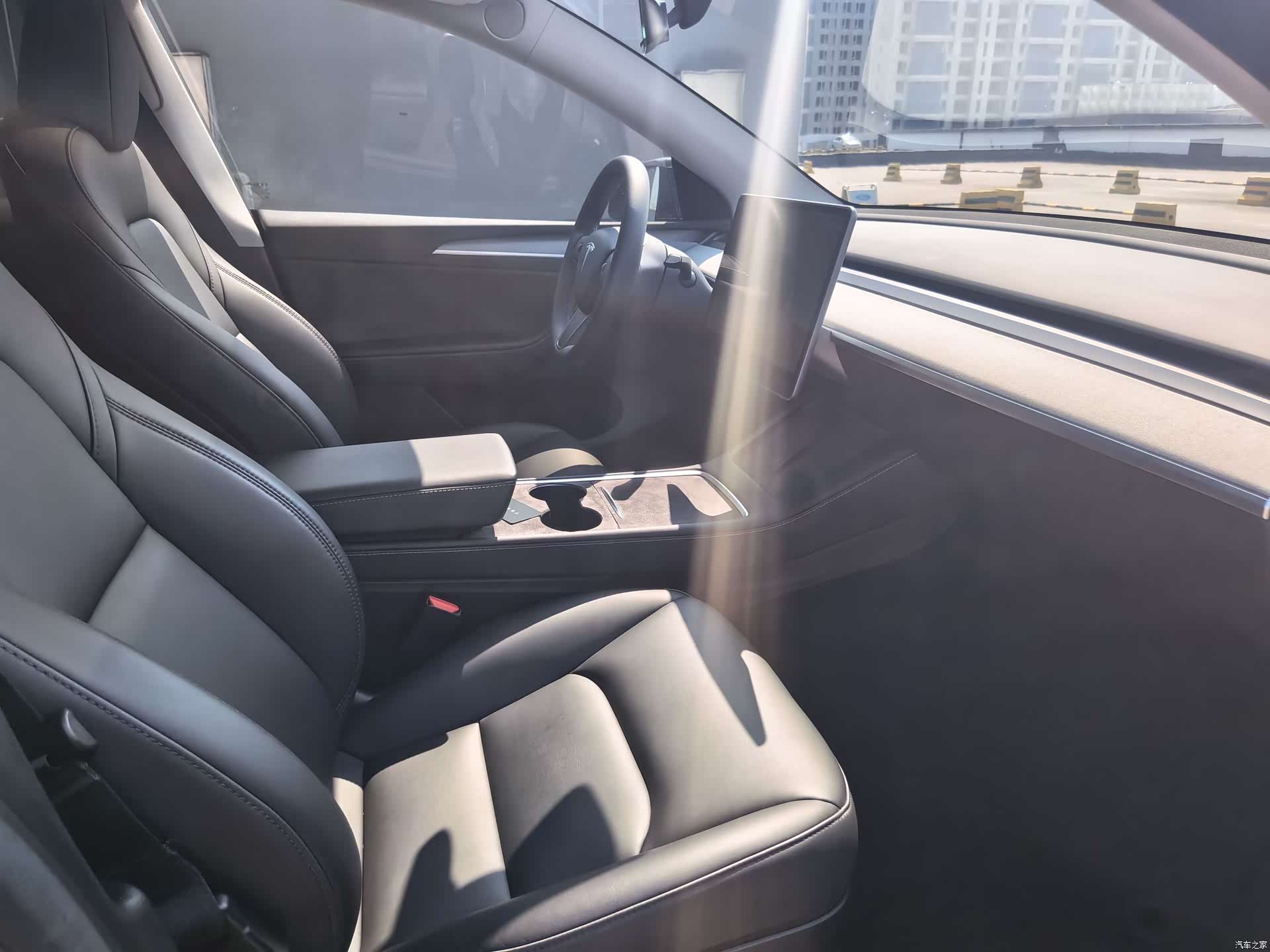 Tesla Model Y, 2024 9