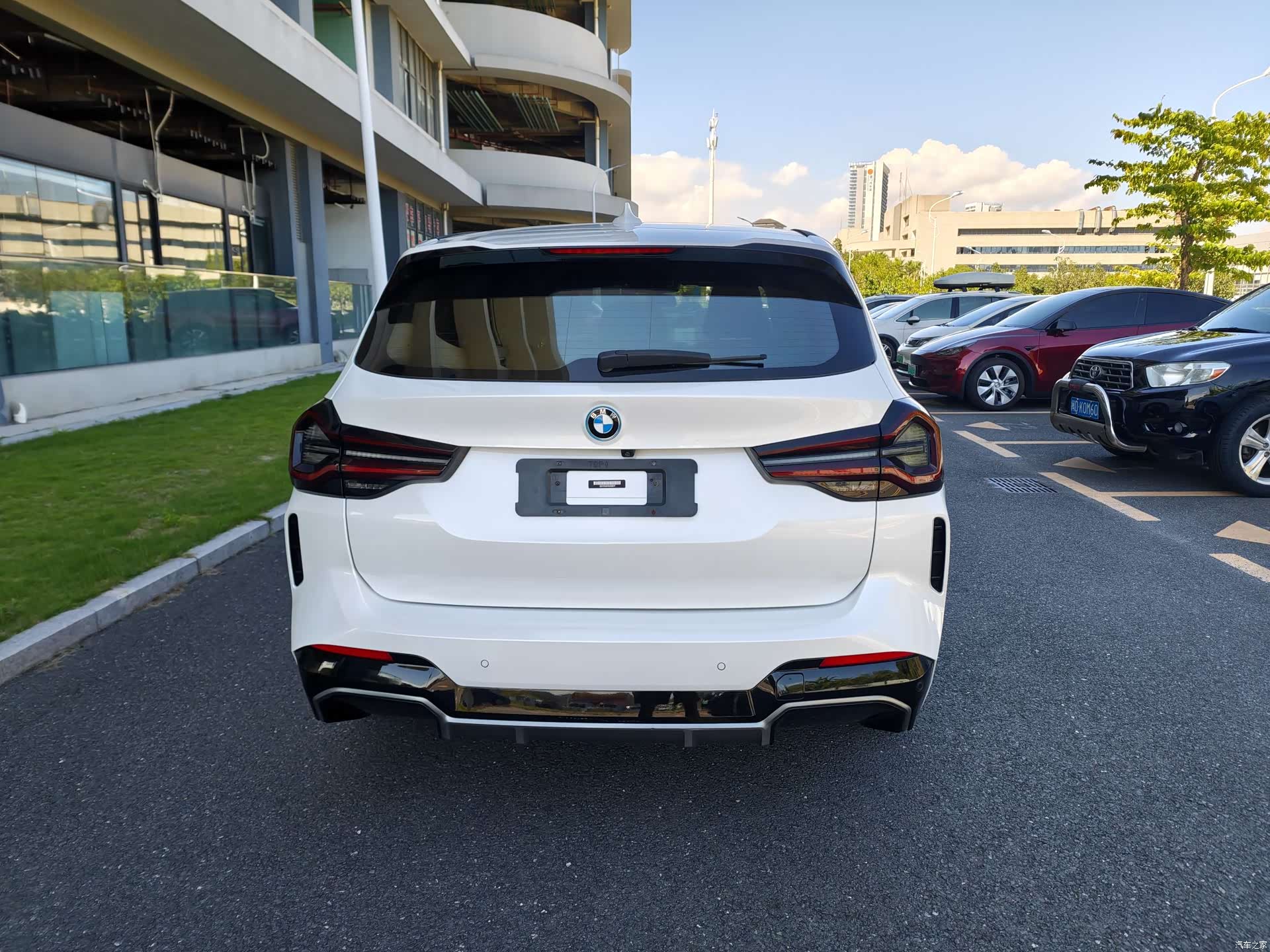 BMW iX3, 2022 3