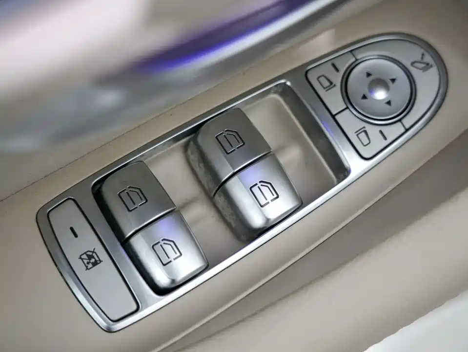 Mercedes-Benz E-class Mercedes-Benz E-class