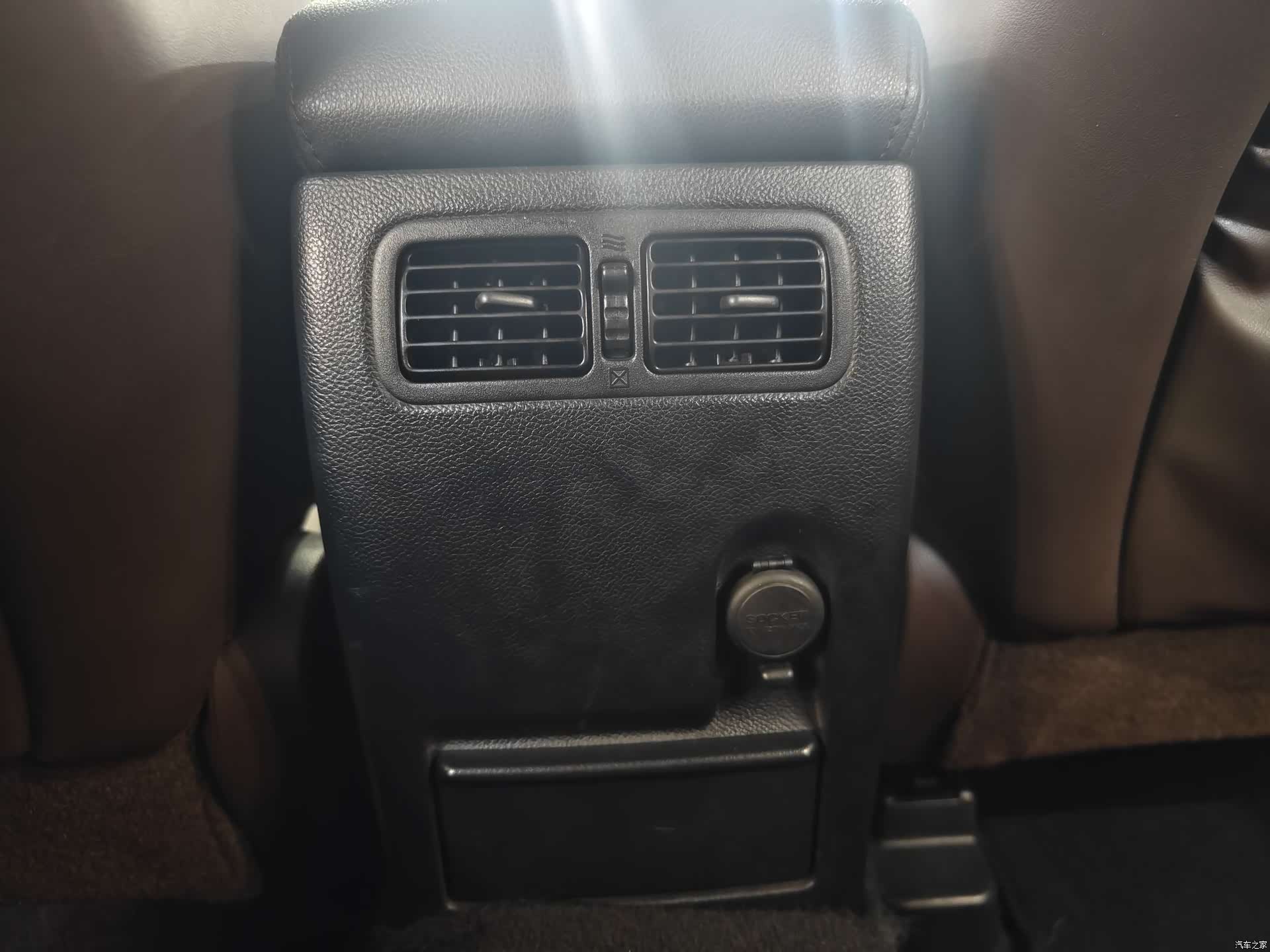 Infiniti FX35, 2013 12