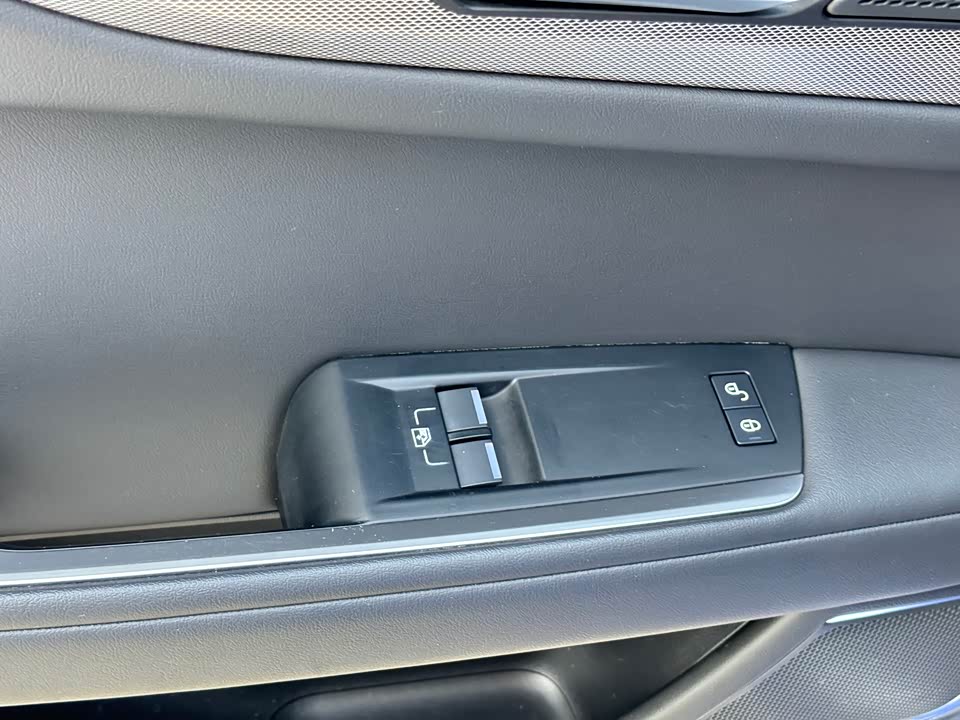 Jaguar XEL Jaguar XEL