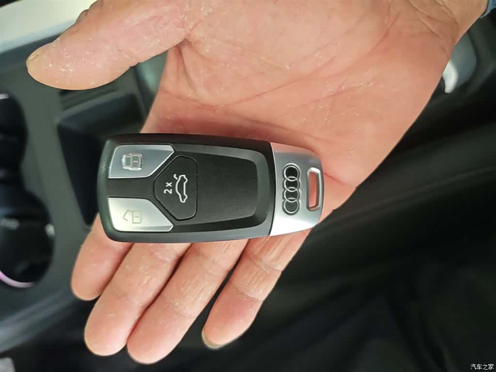 Audi A4L, 2021 9