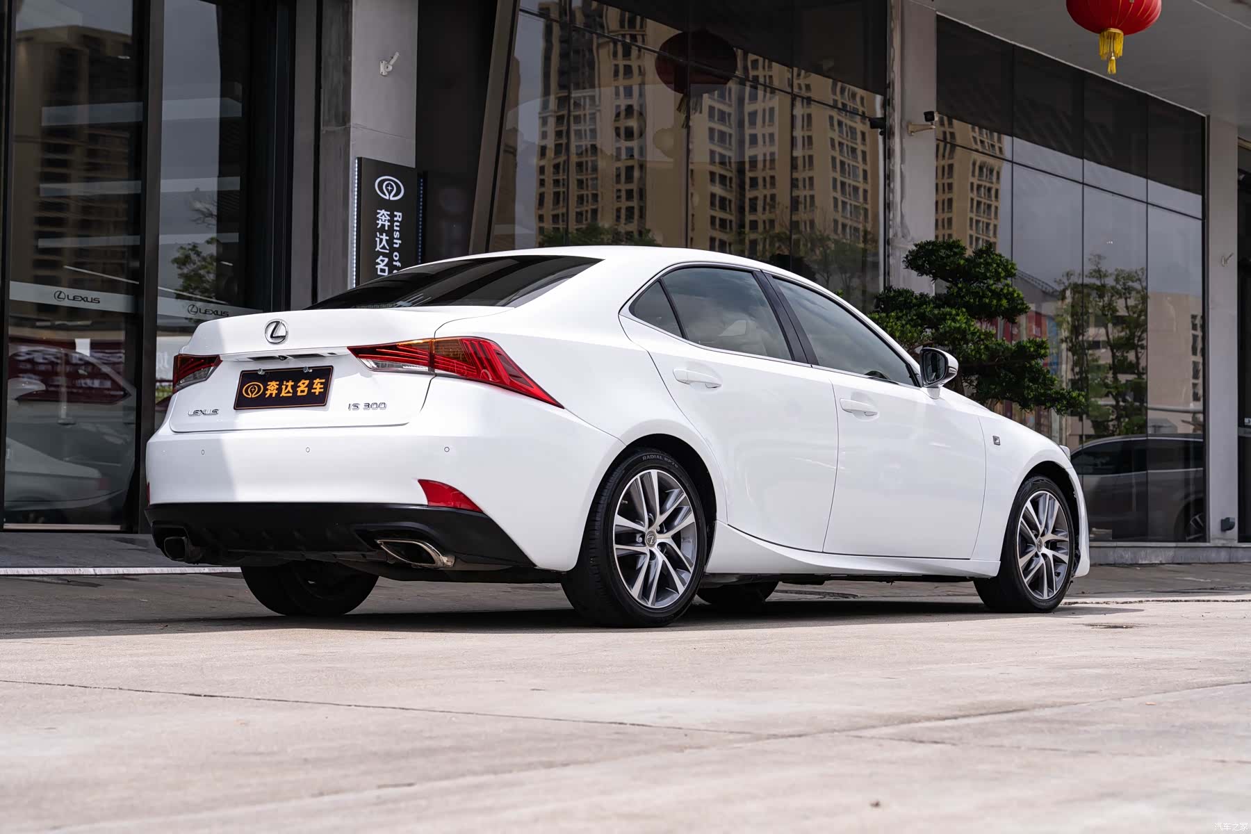 Lexus IS, 2017 3