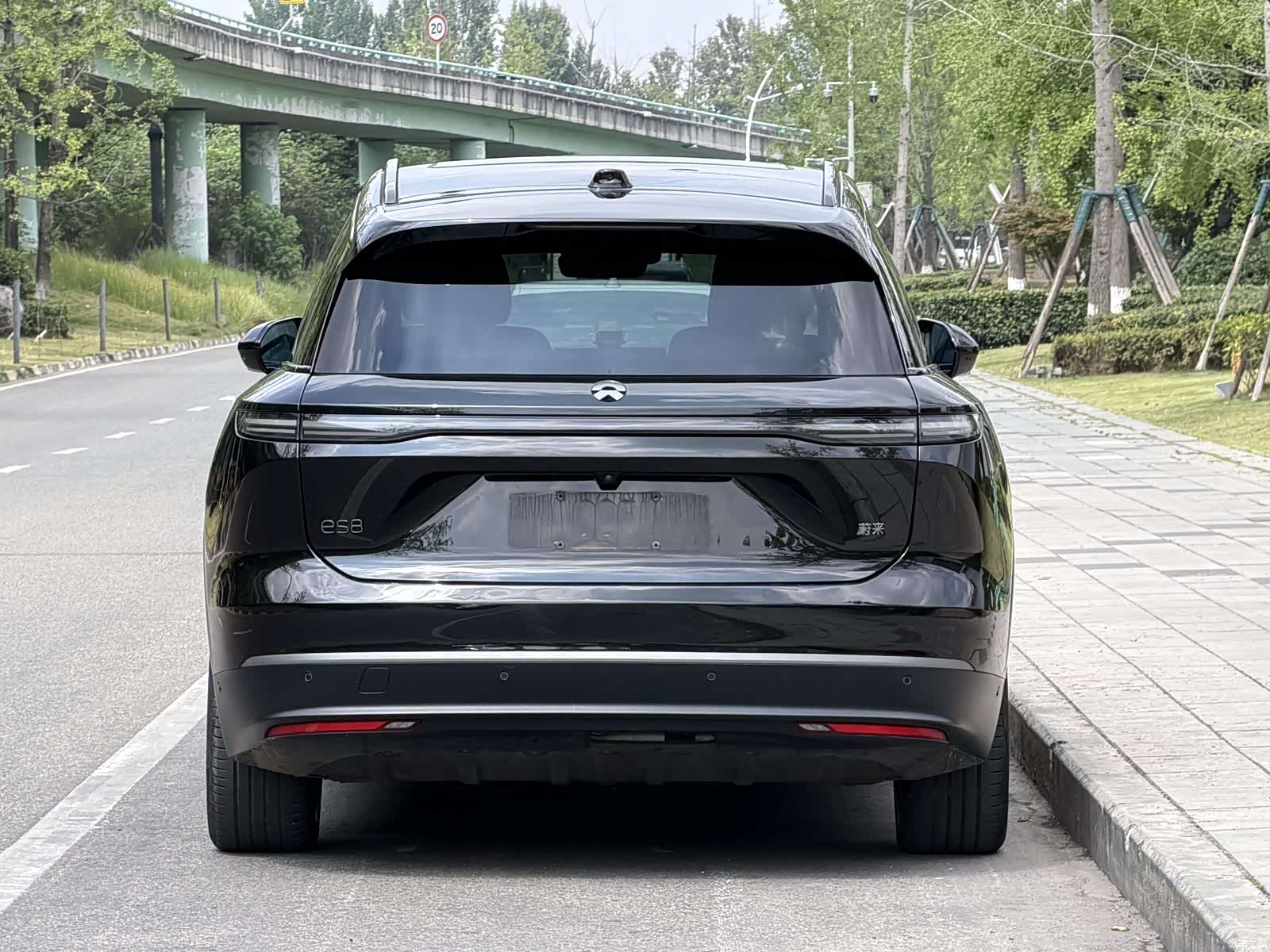 NIO ES8, 2023 13