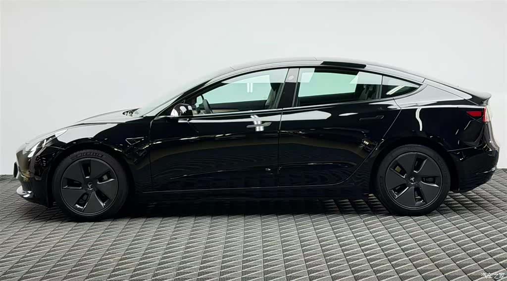 Tesla Model 3, 2021 4