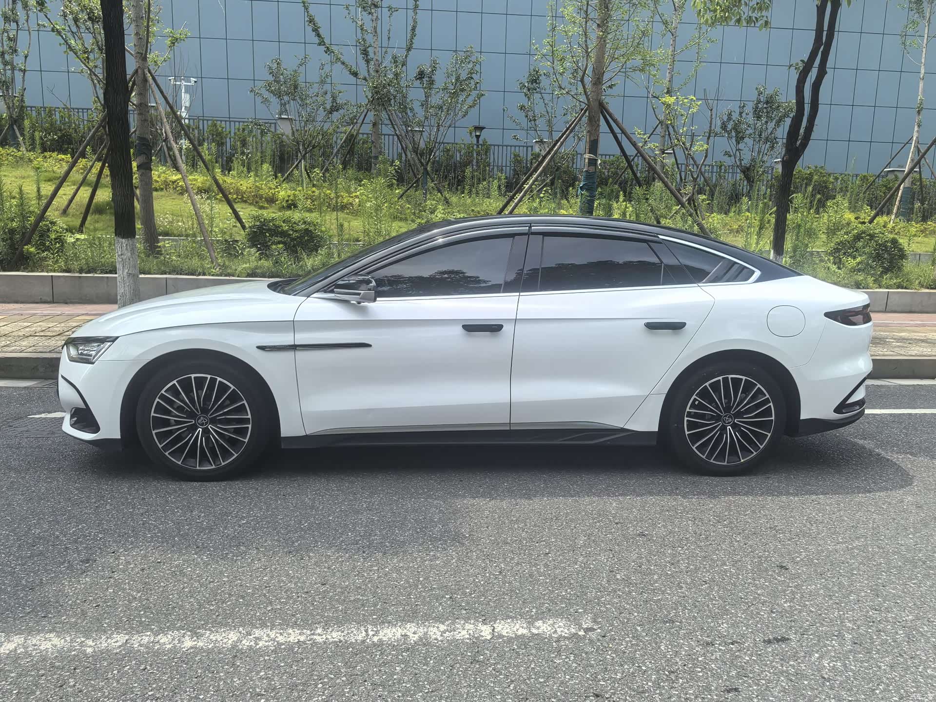 BYD Han, 2023 26
