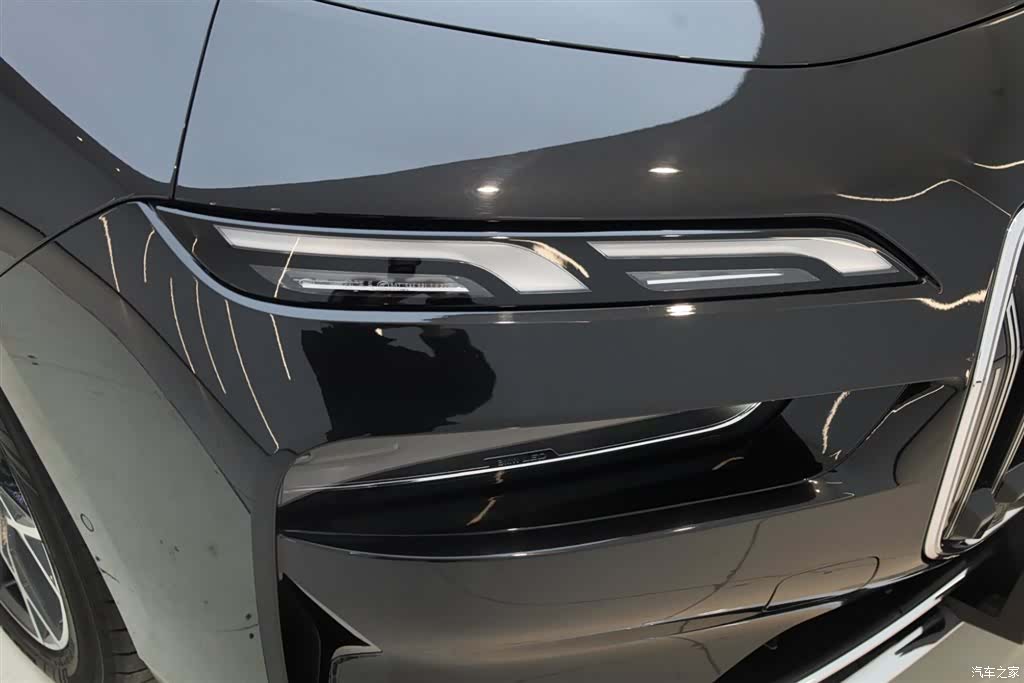 BMW 7 Series, 2024 12