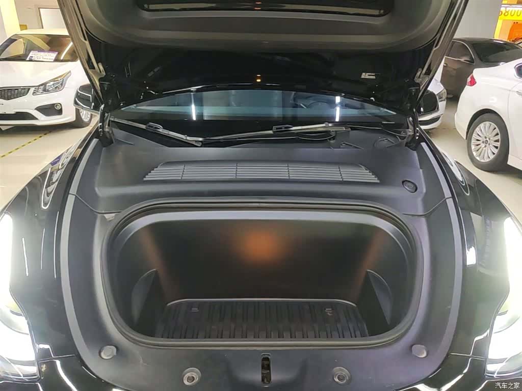 Tesla Model Y, 2022 20