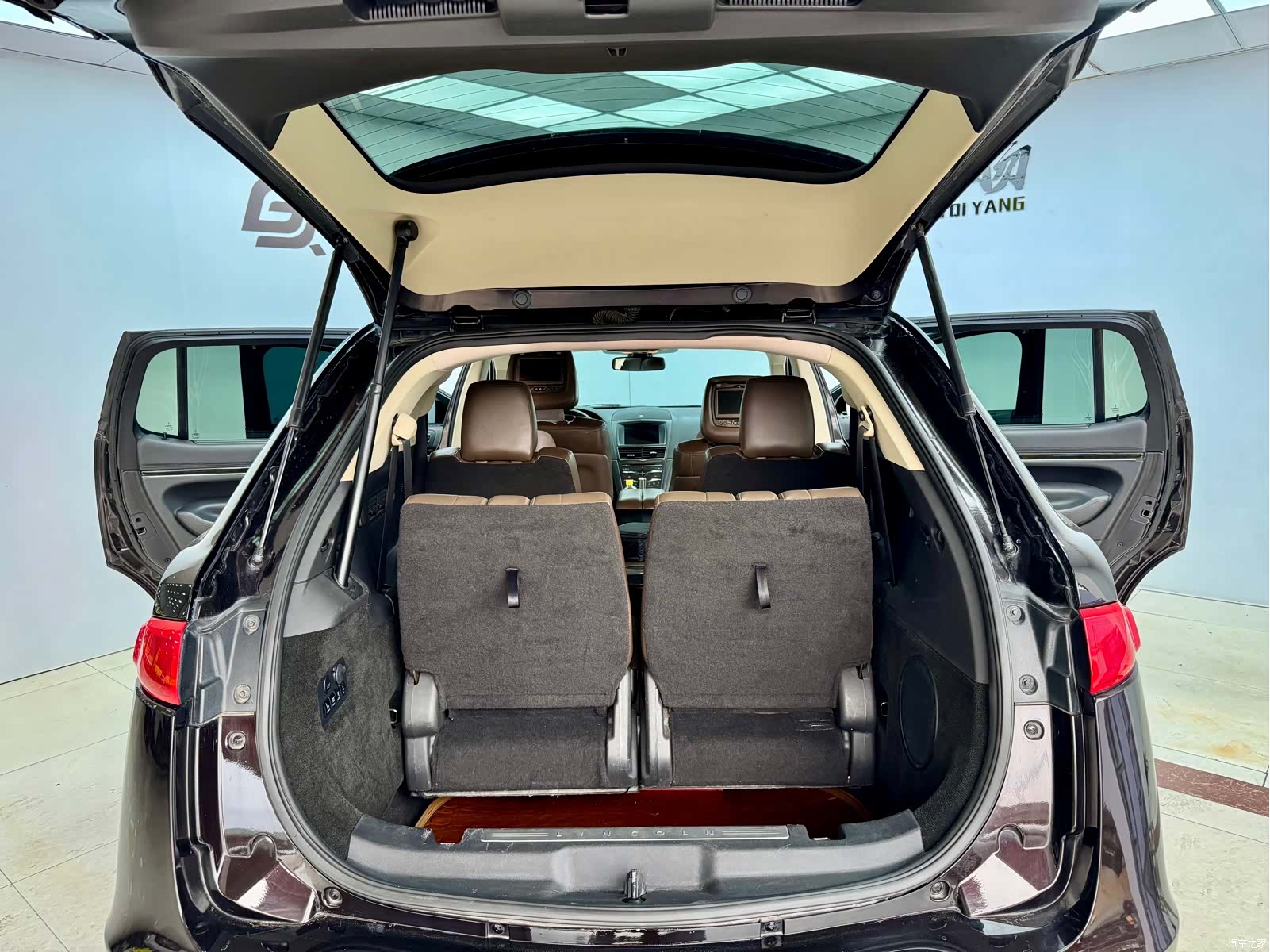 Lincoln MKT, 2014 22