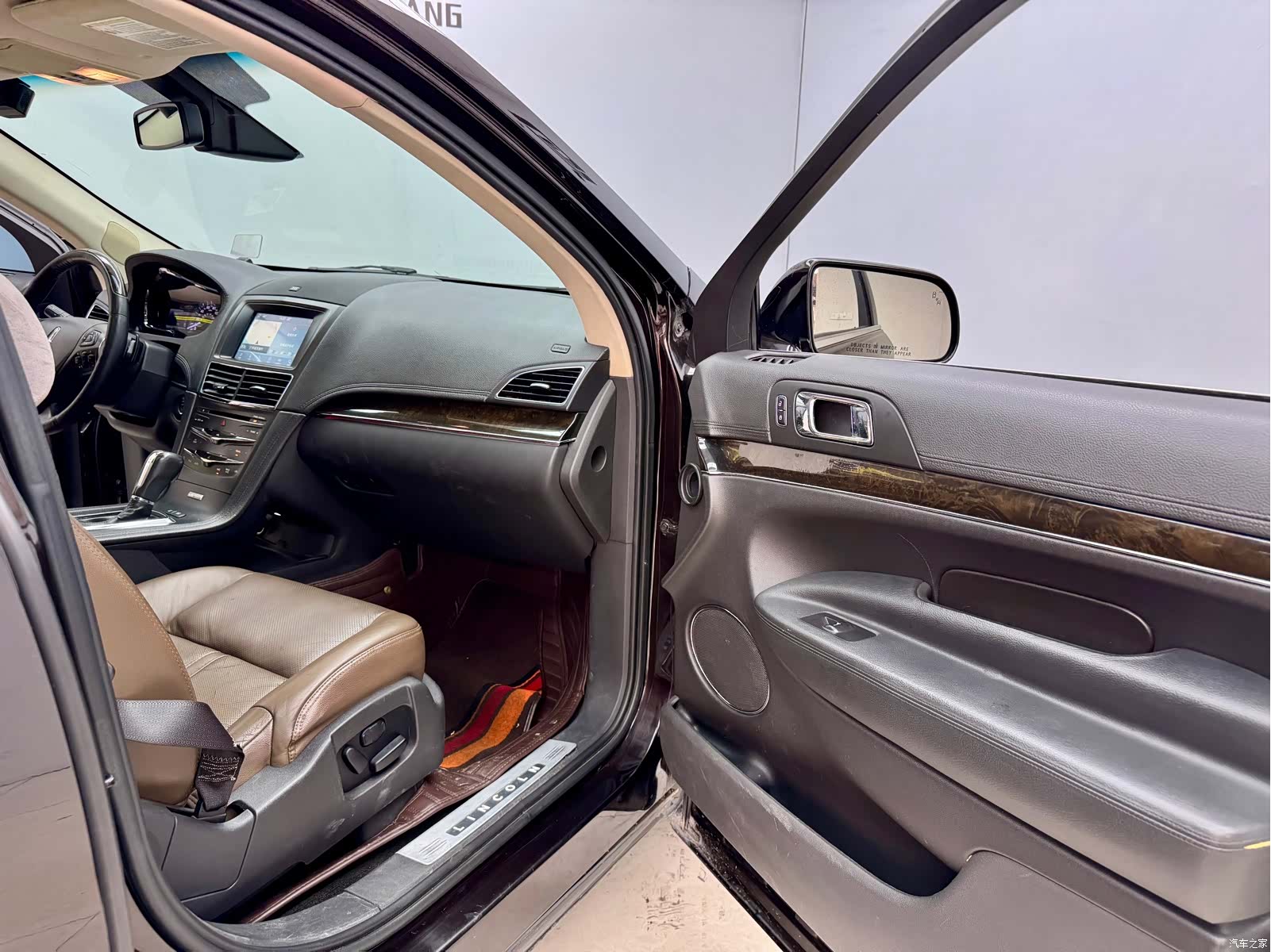 Lincoln MKT, 2014 12