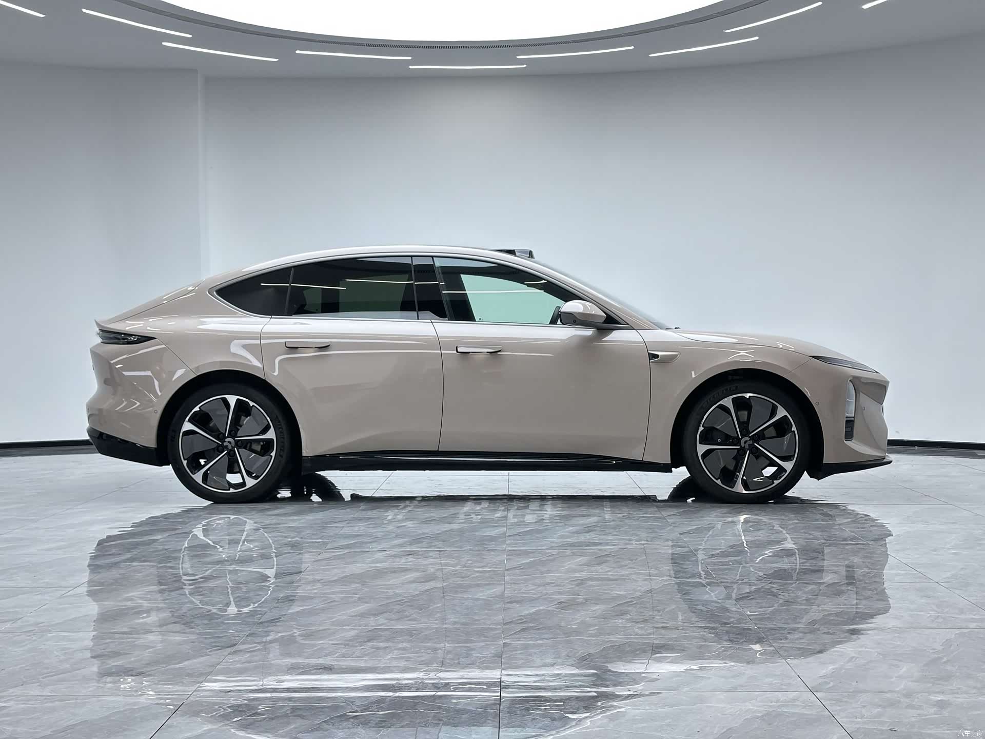 NIO ET5, 2025 8