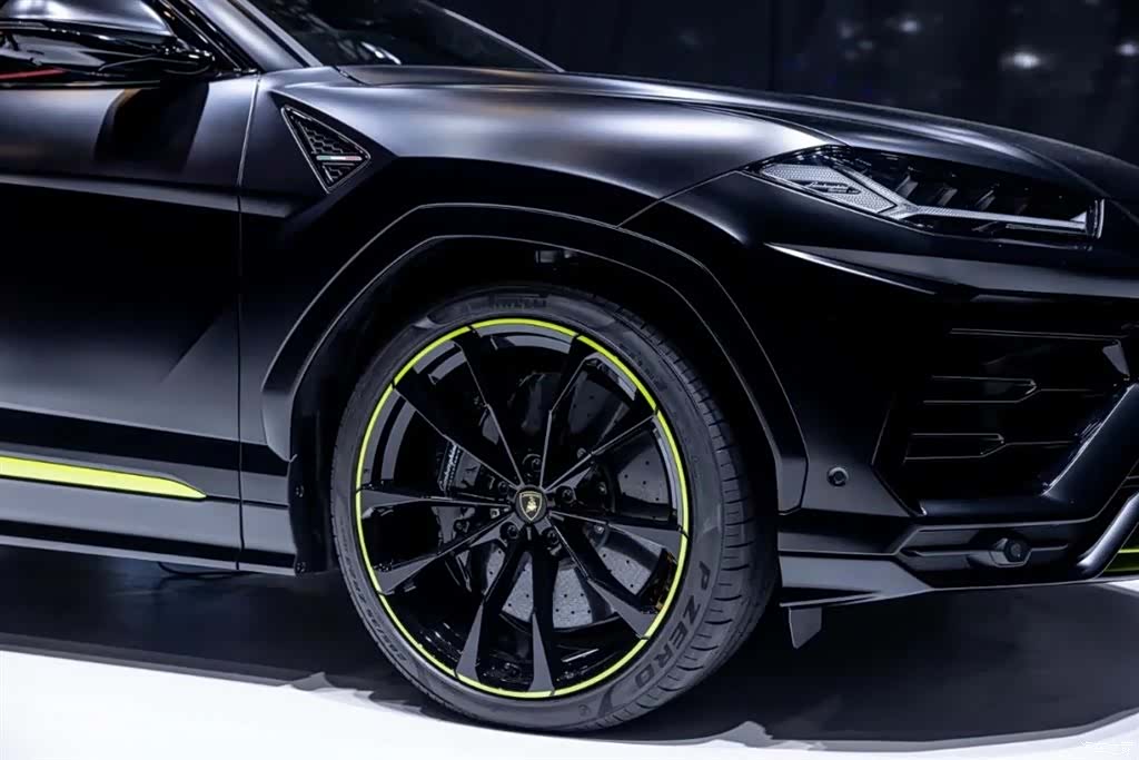 Lamborghini Urus, 2021 3