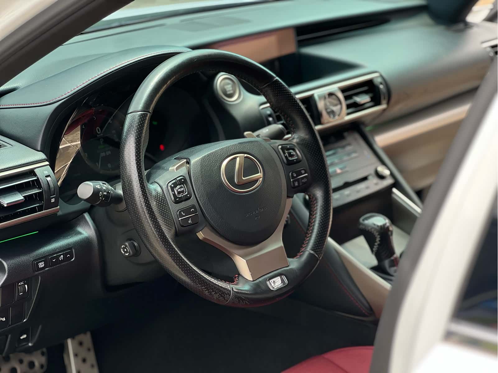 Lexus IS, 2018 17