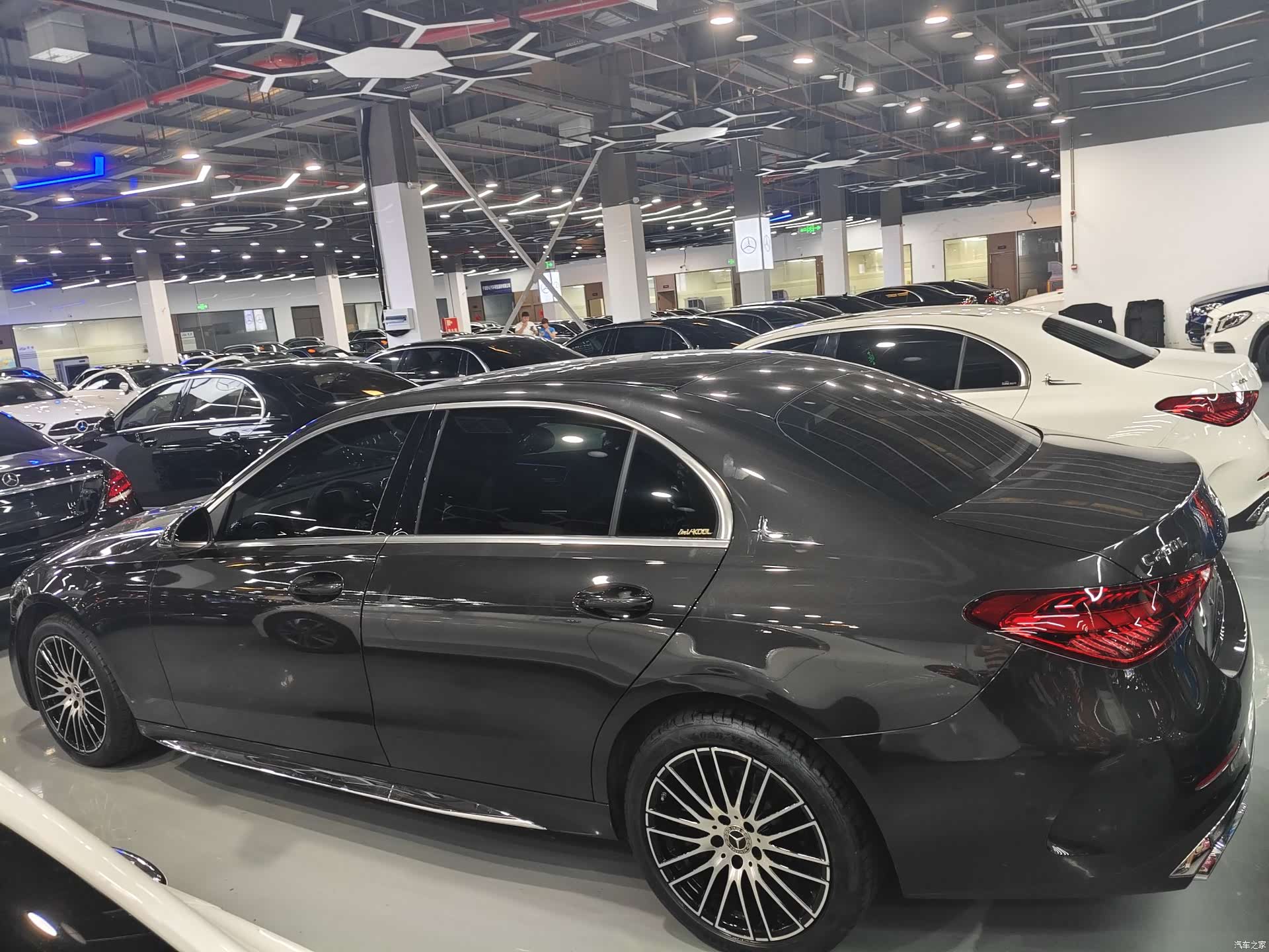 Mercedes-Benz C-Class, 2025 16