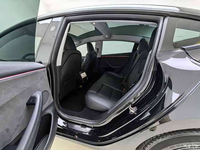 Tesla Model 3, 2024 7