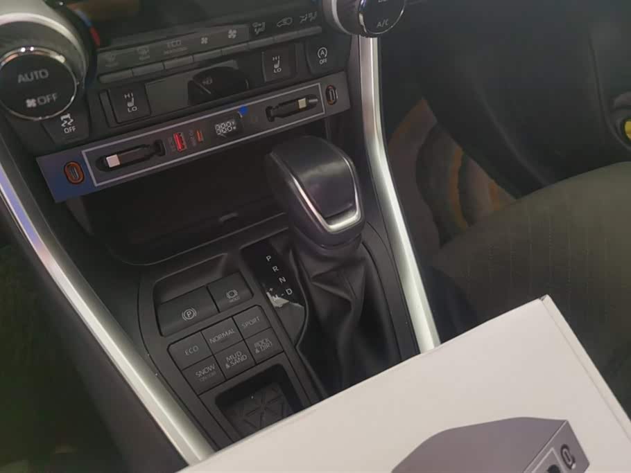 Toyota RAV4 Rongfang