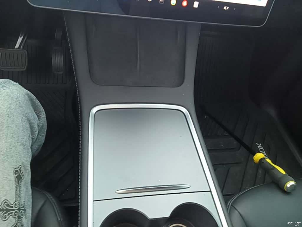 Tesla Model Y, 2021 14