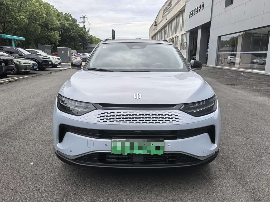 Leapmotor C11