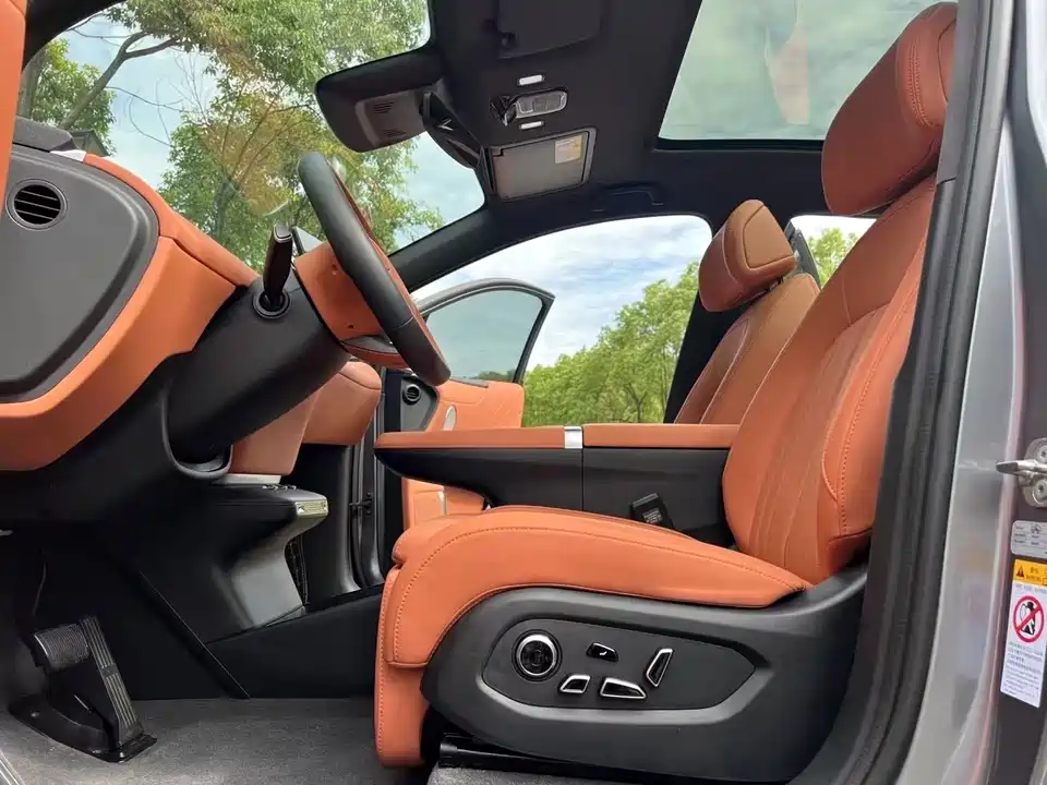 Changan E07