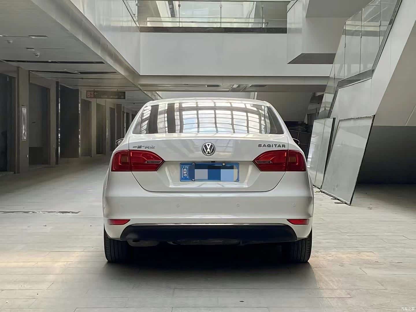 Volkswagen Sagitar, 2012 3
