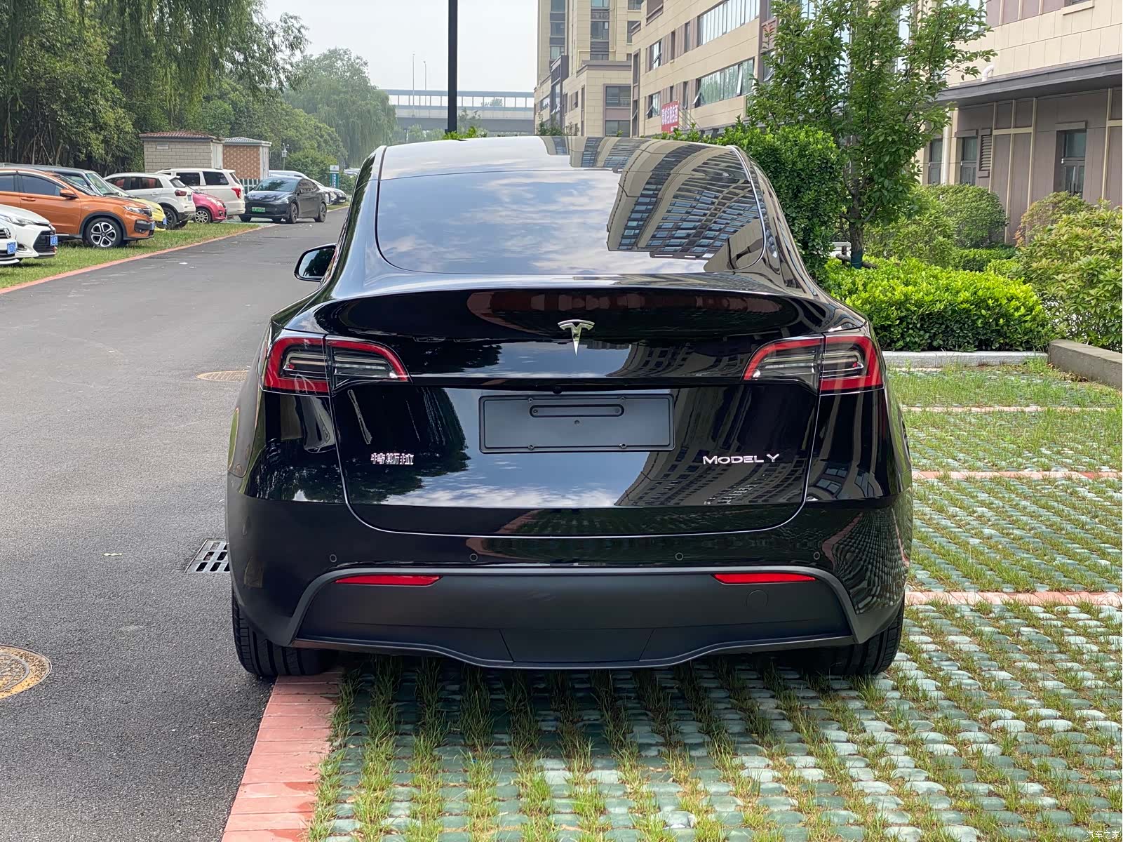 Tesla Model Y, 2023 18