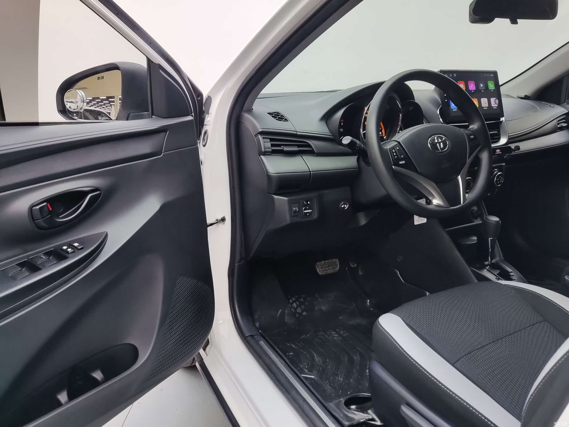Toyota YARiS L, 2022 10