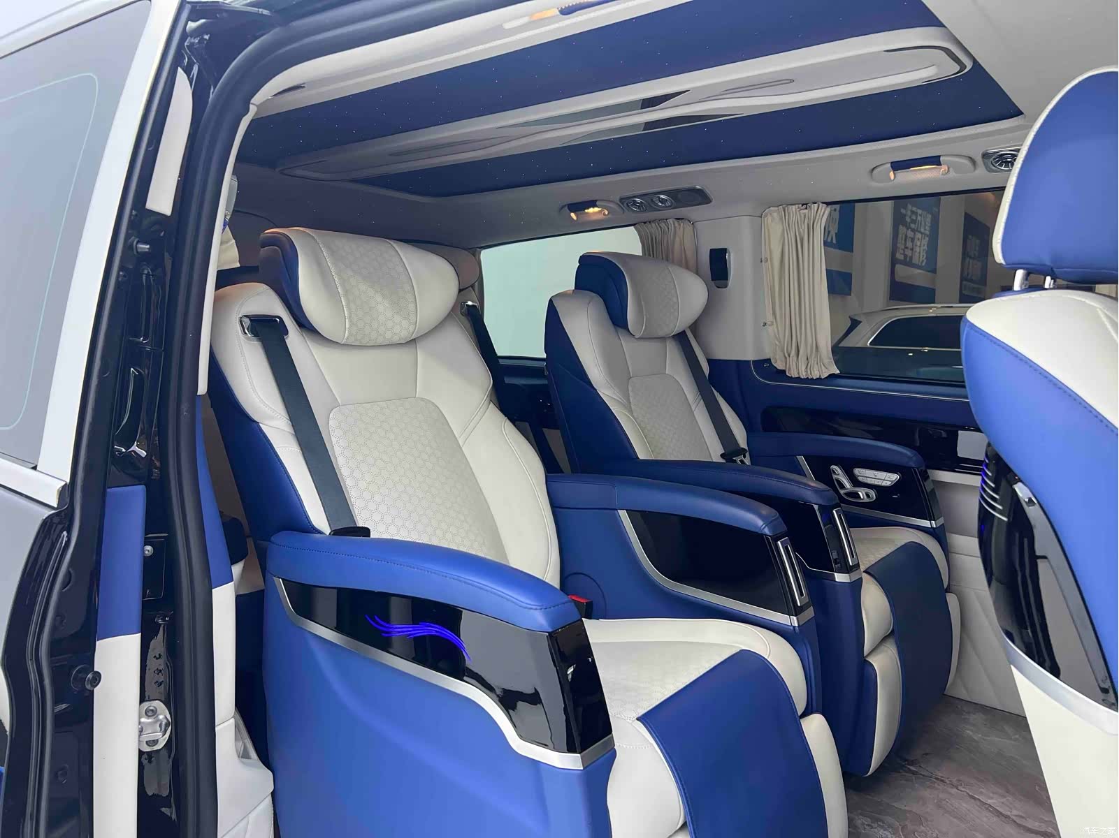 Mercedes-Benz 7, 2024 19