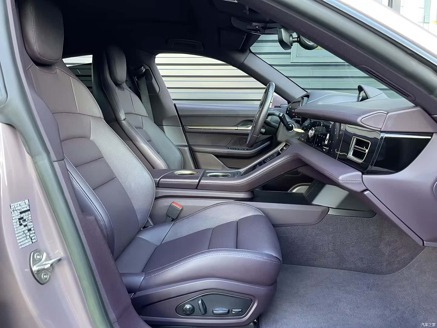 Porsche Taycan, 2023 13