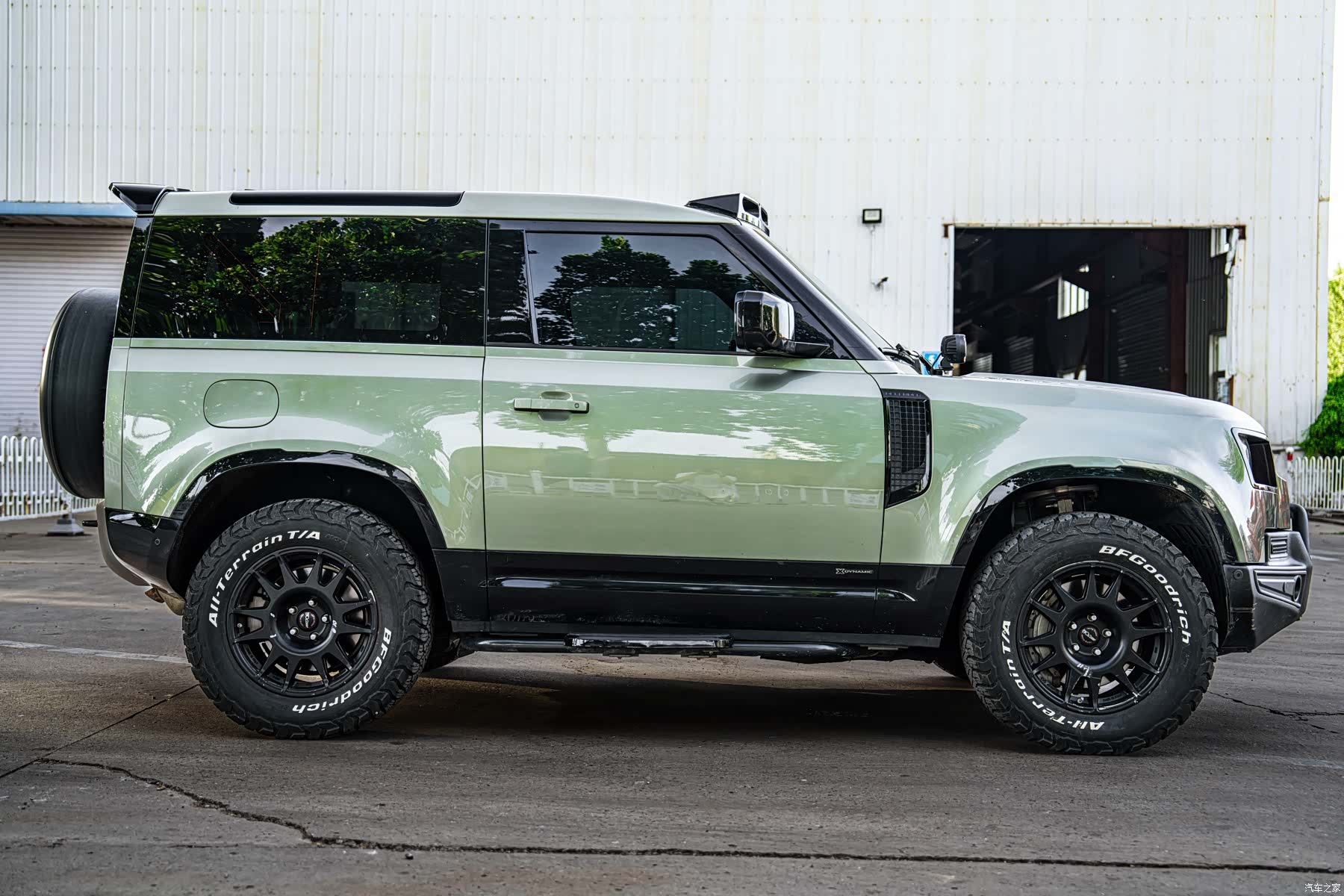 Land Rover Defender, 2021 7