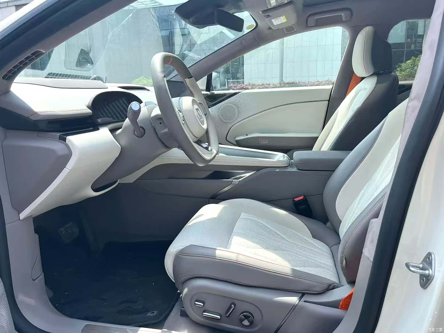 Zeekr 007, 2025 3