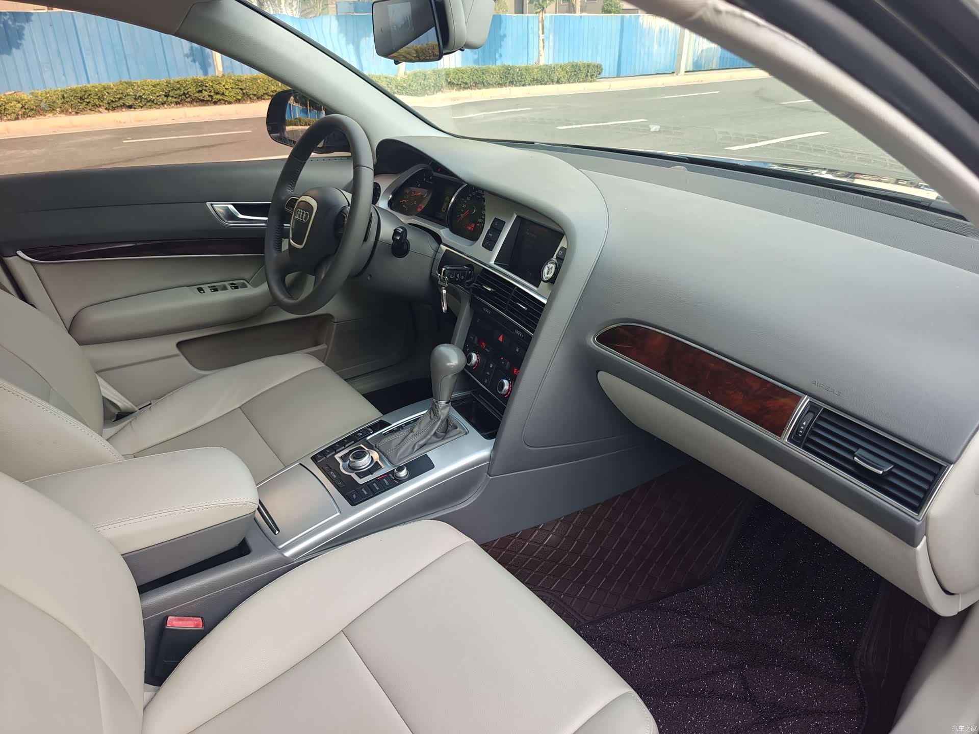 Audi A6L, 2012 8