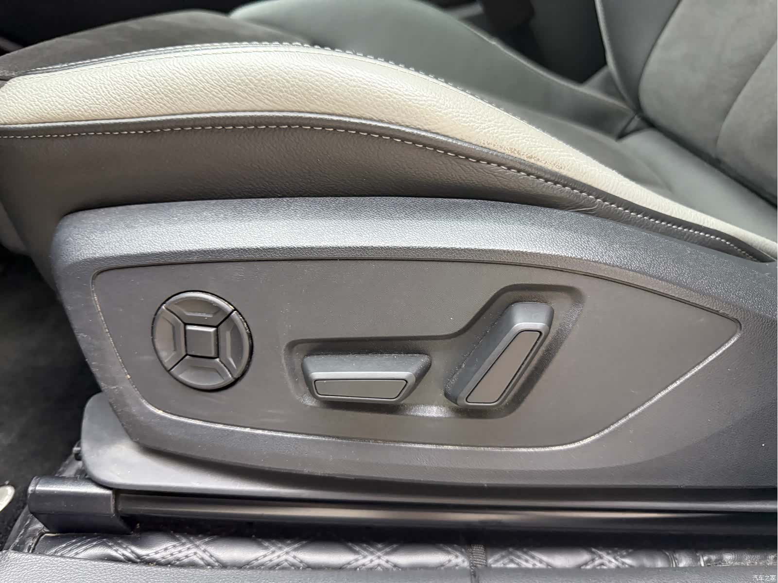 Audi Q3, 2023 14